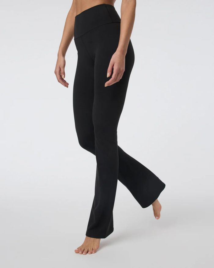 Vuori AllTheFeels? Slim Flare - Short - Image 4
